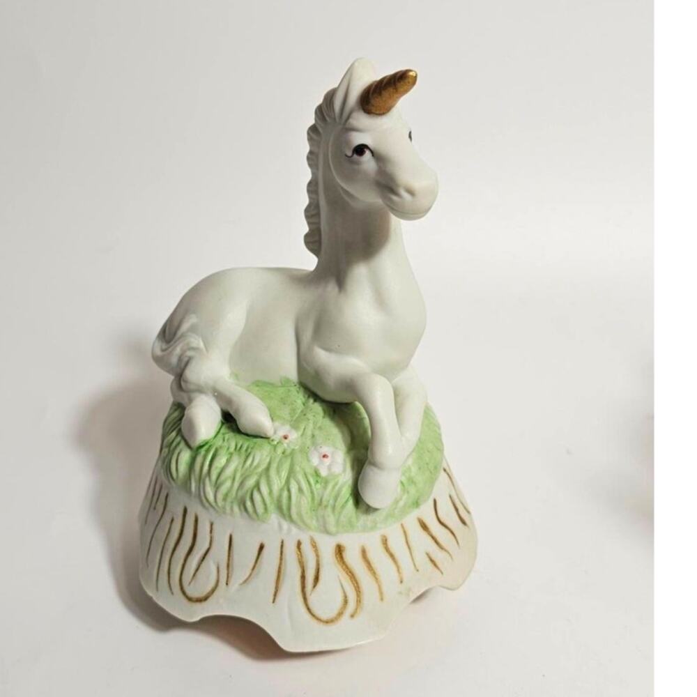 Unicorn Music Box Bisque Porcelain Figurine 1980s Fantasy Fairycore Wind-Up